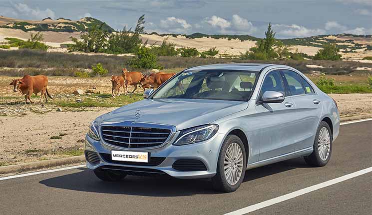 Đánh giá Xe Mercedes-Benz C250 Exclusive 2017 chính hãng 100 (10)