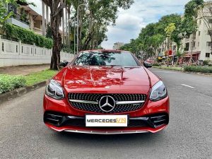 Mercedes AMG SLC 43 2019 màu Đỏ