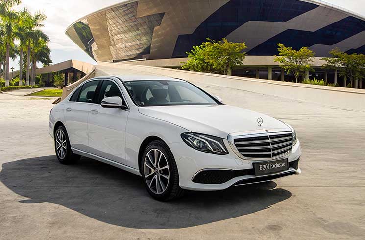 Mercedes E200 Exclusive 2020 mới ra mắt màu Trắng