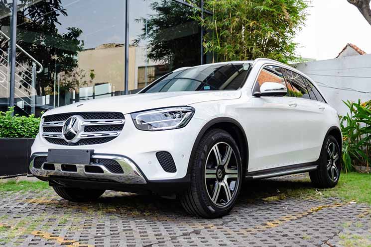 Mercedes GLC 200 4MATIC 2020 phiên bản nâng cấp màu Trắng