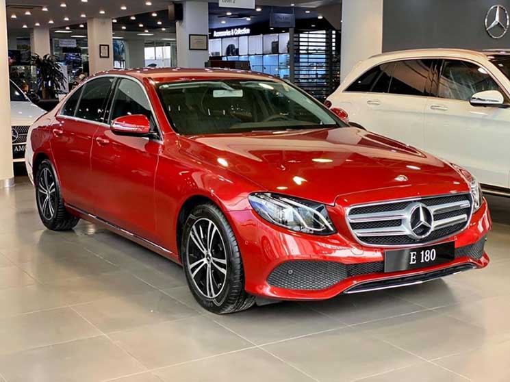 Mercedes E180 2020 mới ra mắt Đỏ