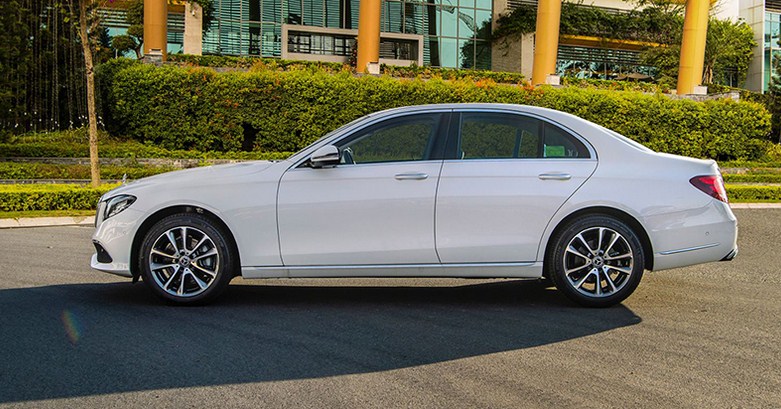 So sánh đánh giá Mercedes E200 và Mercedes E200 Exclusive 2021