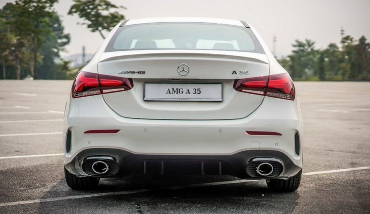Đánh giá xe Mercedes-AMG A 35 4Matic 2021