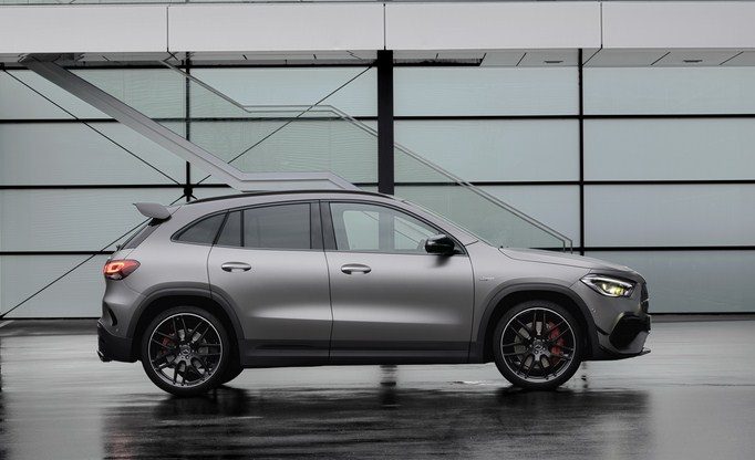 Đánh giá xe Mercedes-AMG GLA 45 4MATIC 2021