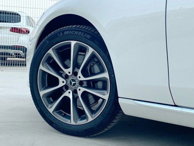 Đánh giá xe Mercedes-Benz E200 Exclusive 2021