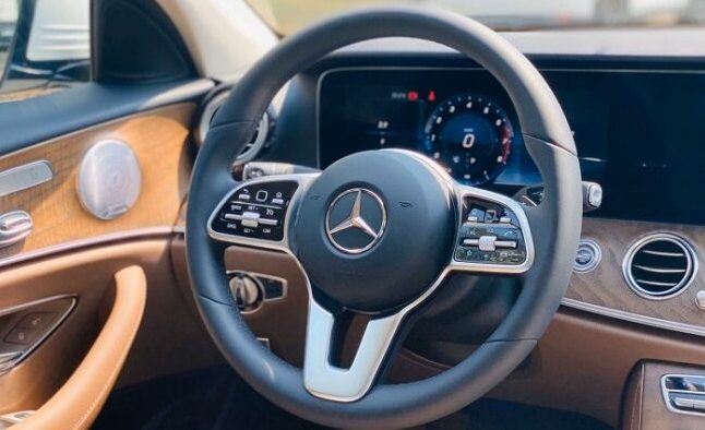 Đánh giá xe Mercedes-Benz E200 Exclusive 2021