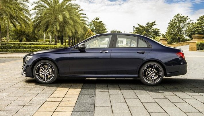 Đánh giá xe Mercedes-Benz E300 AMG 2021