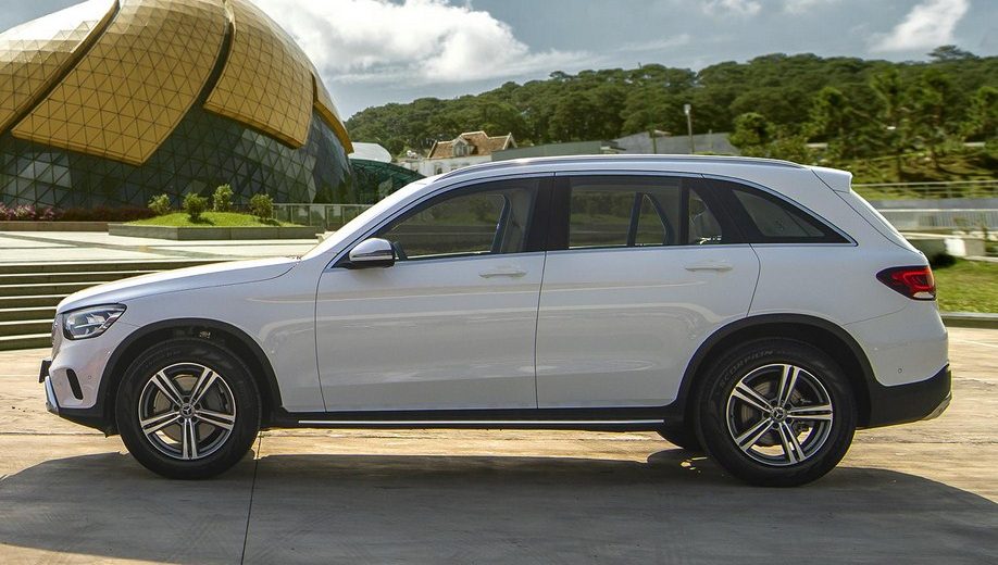 Đánh giá xe Mercedes-Benz GLC 200 2021