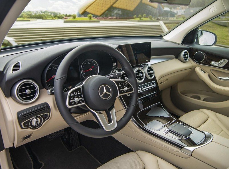 Đánh giá xe Mercedes-Benz GLC 200 2021