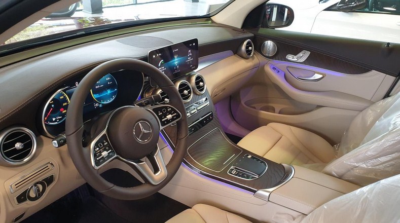 Đánh giá Mercedes-Benz GLC 200 4Matic 2021