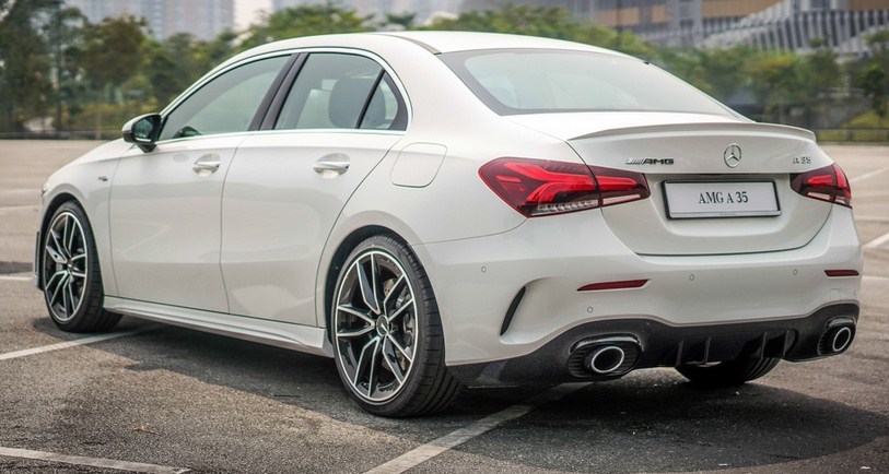 Đánh giá xe Mercedes-AMG A 35 4Matic 2021