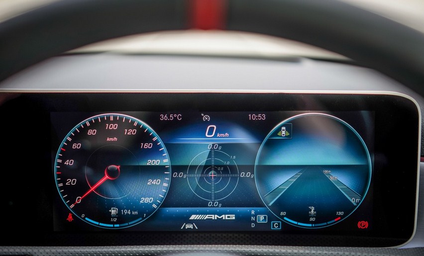 Đánh giá xe Mercedes-AMG A 35 4Matic 2021