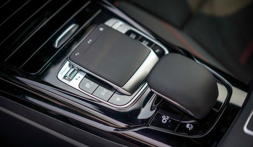 Đánh giá xe Mercedes-AMG A 35 4Matic 2021