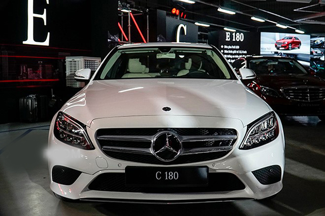 Đánh giá xe Mercedes-Benz C180 2021