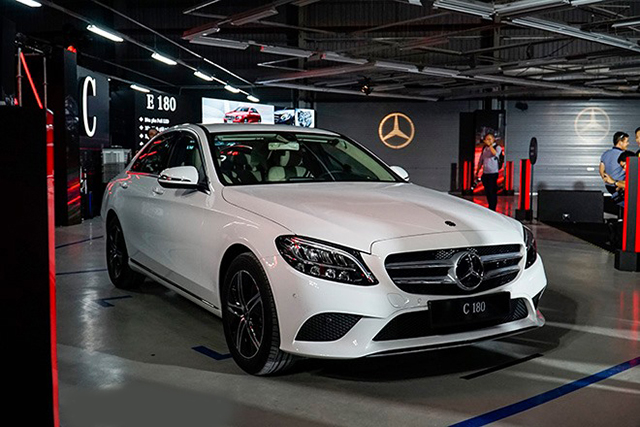 Đánh giá xe Mercedes-Benz C180 2021