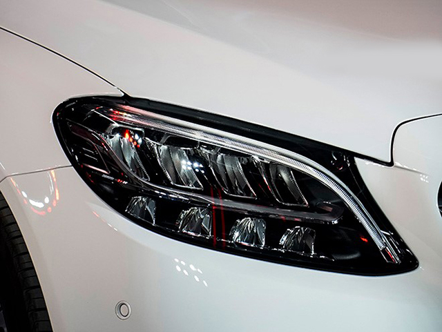 Đánh giá xe Mercedes-Benz C180 2021