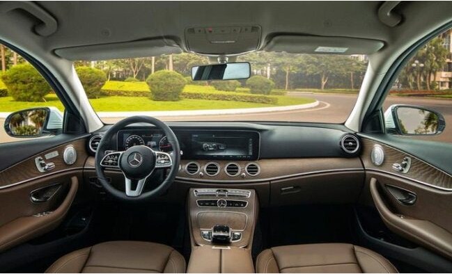 Đánh giá xe Mercedes-Benz E200 Exclusive 2021