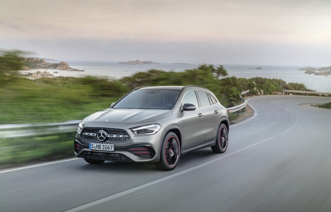 Đánh giá xe Mercedes-Benz GLA 250 4MATIC 2021