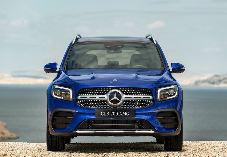 Đánh giá xe Mercedes-Benz GLB 200 AMG 2021