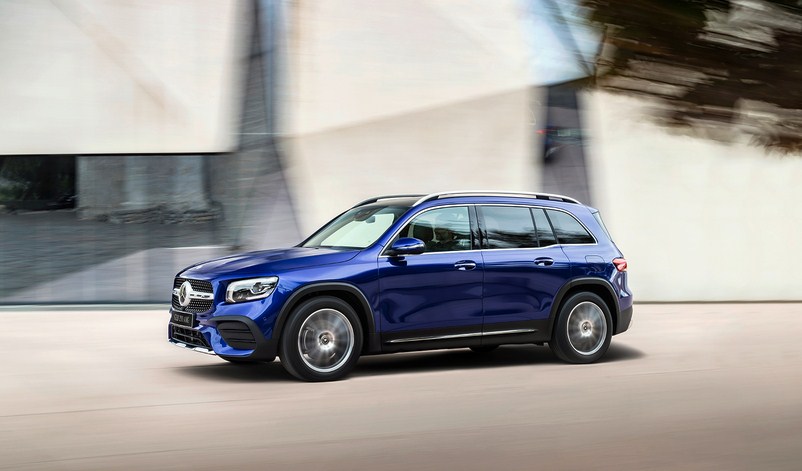 Đánh giá xe Mercedes-Benz GLB 200 AMG 2021