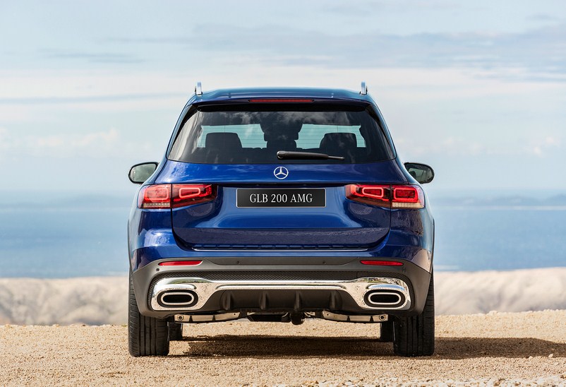 Đánh giá xe Mercedes-Benz GLB 200 AMG 2021