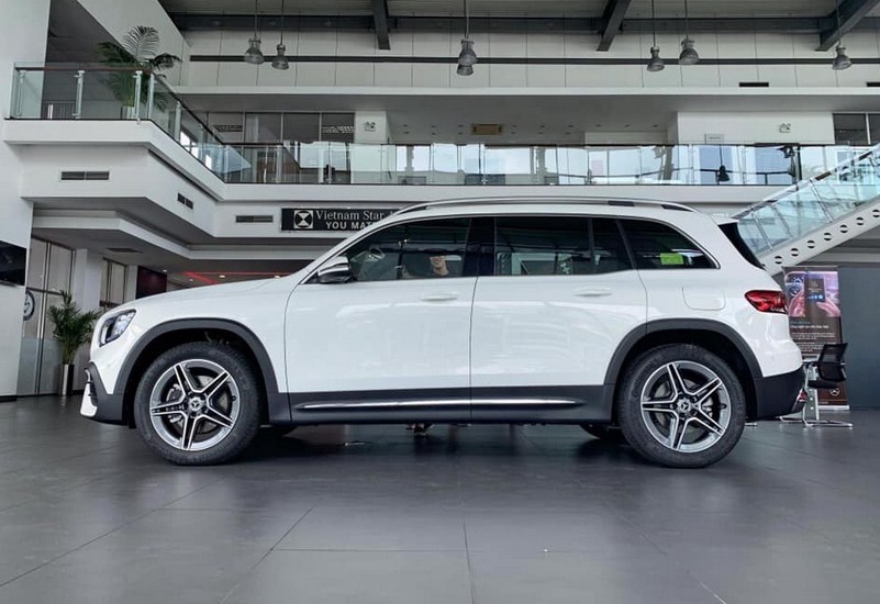 Đánh giá xe Mercedes-Benz GLB 200 AMG 2021