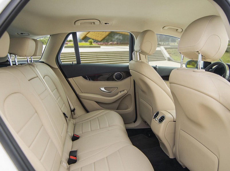 Đánh giá xe Mercedes-Benz GLC 200 2021