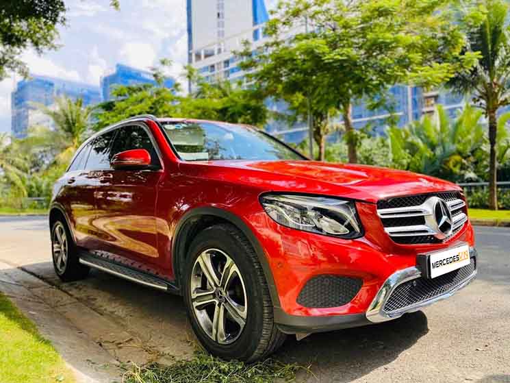 Mercedes GLC 200 2019 màu Đỏ nội thất Kem cá tính mới sử dụng 17.096 km ...