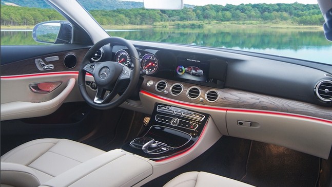 Đánh giá xe Mercedes-Benz E200 2017