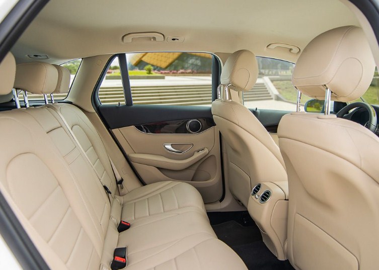 Đánh giá xe Mercedes-Benz GLC 200 2020