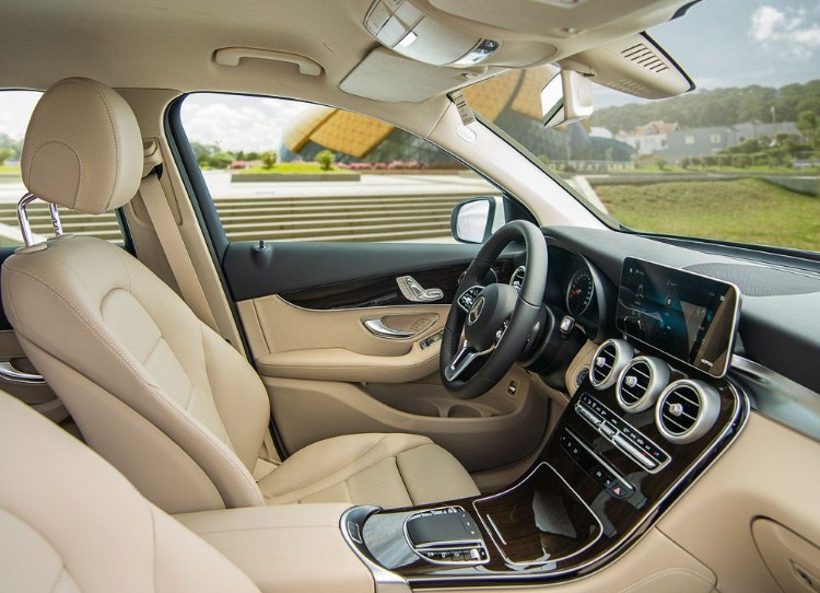 Đánh giá xe Mercedes-Benz GLC 200 2020