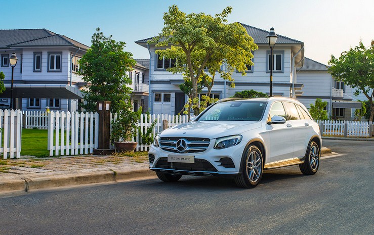 Đánh giá xe Mercedes-Benz GLC 300 4Matic 2017