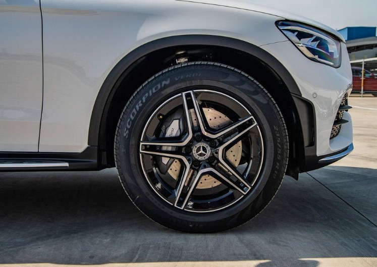 Đánh giá xe Mercedes-Benz GLC 300 4Matic Coupe 2020