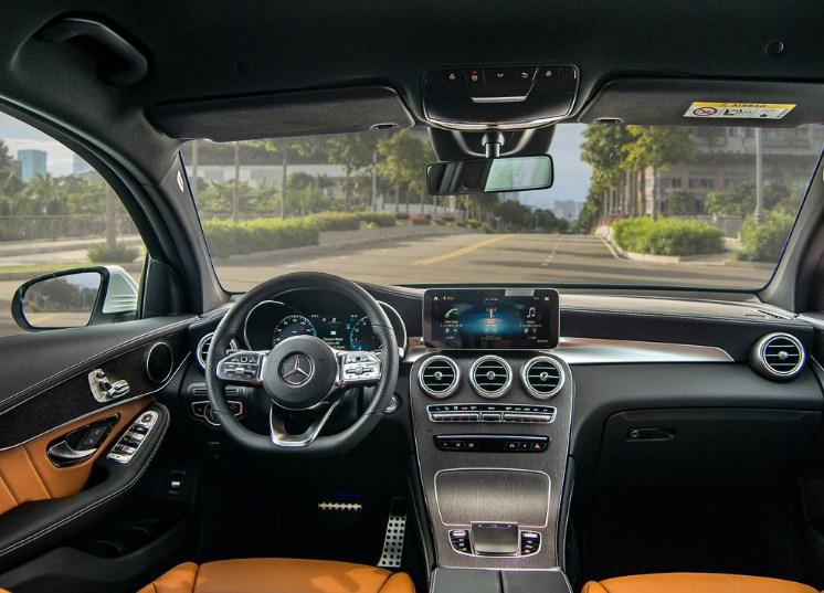 Đánh giá xe Mercedes-Benz GLC 300 4Matic Coupe 2020