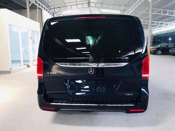 Đánh giá xe Mercedes-Benz V250 AMG 2020