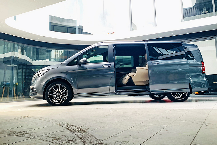 Đánh giá xe Mercedes-Benz V250 AMG 2020