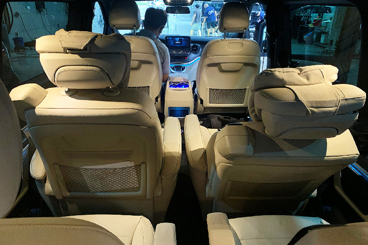 Đánh giá xe Mercedes-Benz V250 AMG 2020