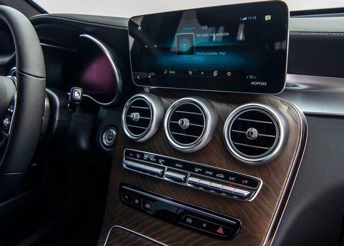 Đánh giá xe Mercedes-Benz GLC 200 4Matic 2020