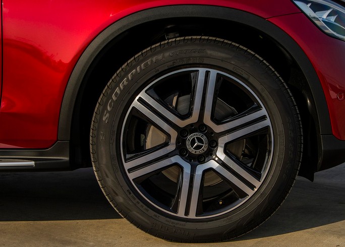 Đánh giá xe Mercedes-Benz GLC 200 4Matic 2020