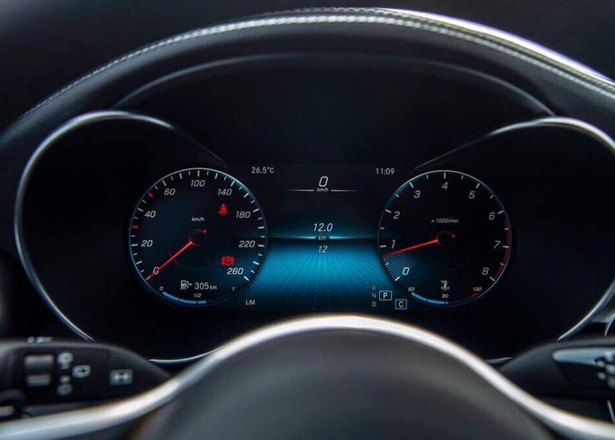 Đánh giá xe Mercedes-Benz GLC 200 4Matic 2020